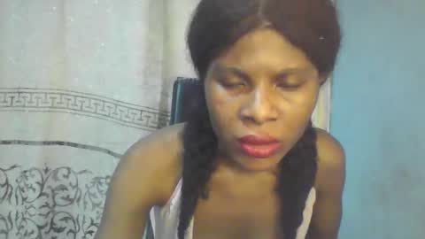 Snapshot of luckymadequeen chatting on September 25, 1:48 am Gloria online show from September 25, 1:48 am