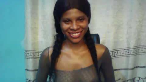 Snapshot of luckymadequeen chatting on February 5, 11:39 pm Gloria online show from February 5, 11:39 pm