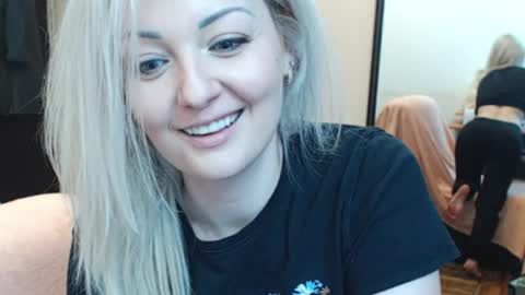 LuckyShot online show from April 15, 3:23 pm