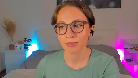 lucy__ray online show from February 24, 7:19 pm