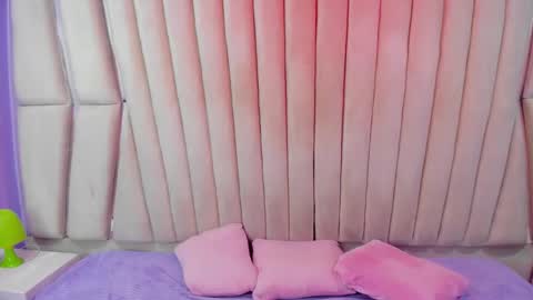 lucy_anal_ online show from February 19, 12:10 am