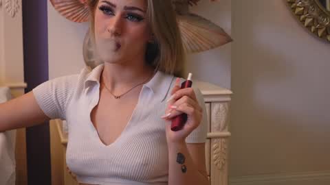 Lucy Lexton online show from December 23, 6:22 am