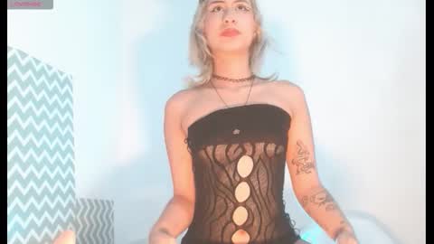 Snapshot of lucyrosess chatting on October 1, 12:10 pm lucyrosess online show from October 1, 12:10 pm