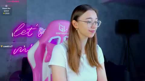 Lucy online show from June 27, 1:07 am