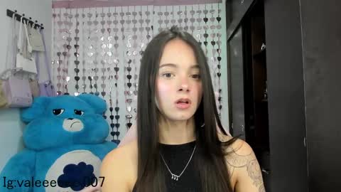 Snapshot of lucyy_tayy chatting on December 7, 12:19 am The love of your life 3 online show from December 7, 12:19 am