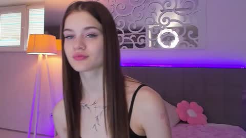 LuisaClover online show from March 2, 1:18 pm