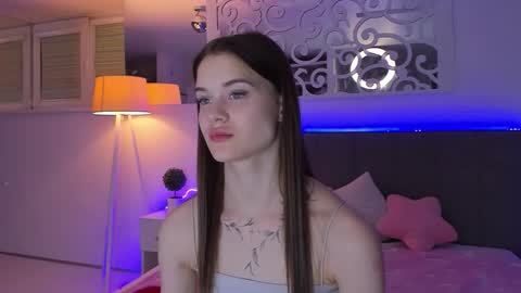 LuisaClover online show from March 22, 7:31 pm