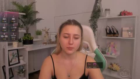 Lily online show from December 4, 7:43 am