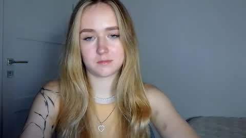 Lulu Baby18 online show from April 6, 7:26 pm