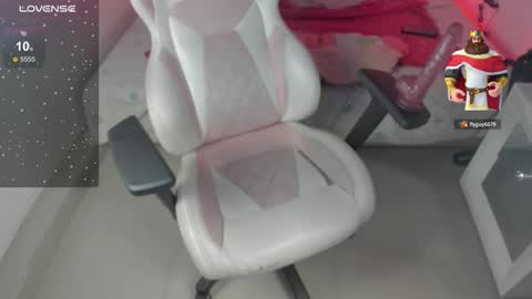 elizabeth online show from December 3, 4:31 pm