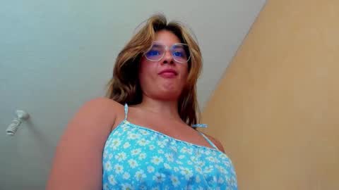 Snapshot of lulu_lopez chatting on September 18, 2:15 pm Lau online show from September 18, 2:15 pm