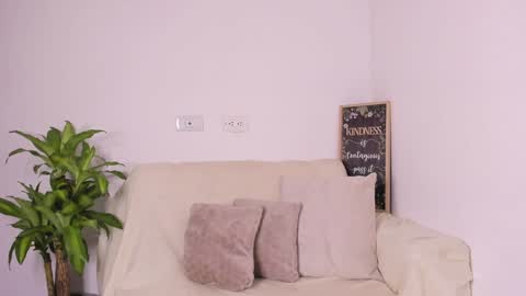 LULU online show from January 28, 3:04 am