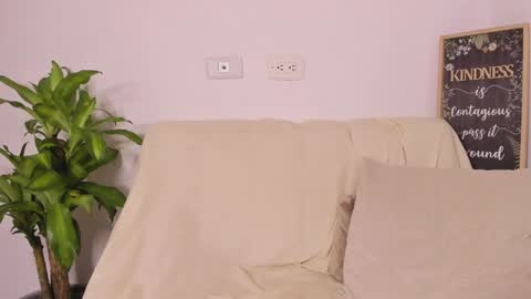 LULU online show from January 26, 7:10 am