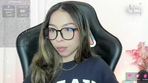 luluuberry online show from December 21, 9:41 pm