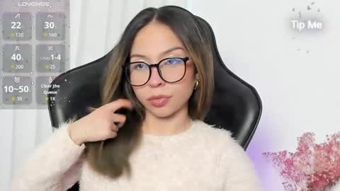 luluuberry online show from December 18, 10:25 pm