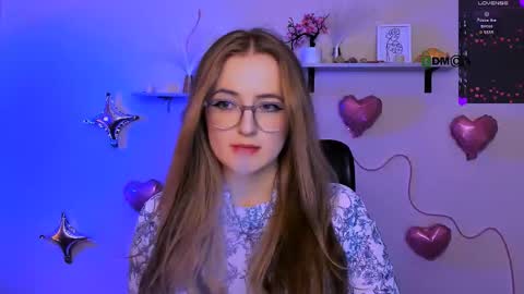 luna_berryy online show from February 18, 8:52 pm