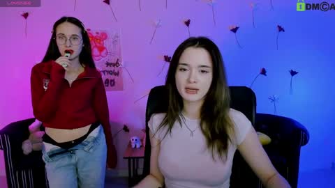 luna_berryy online show from May 30, 10:27 pm