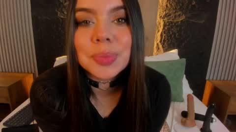 L U N A  online show from July 31, 2:51 pm