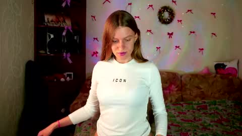 luna_evan online show from March 20, 10:20 am