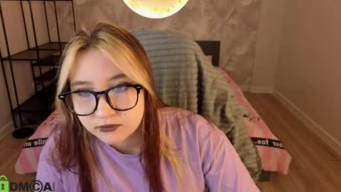 Luna Host online show from April 7, 1:29 am