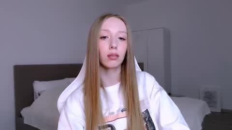 Luna online show from February 10, 9:29 pm