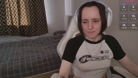 luna_loveeee online show from April 13, 5:09 am