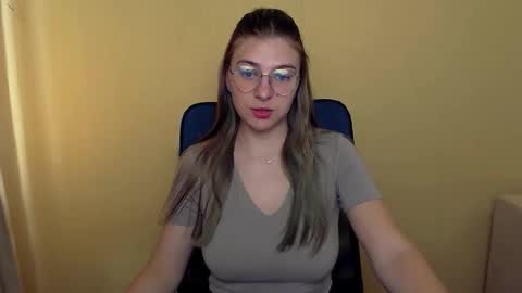 Snapshot of luna_lush_ chatting on September 26, 12:58 pm Luna online show from September 26, 12:58 pm