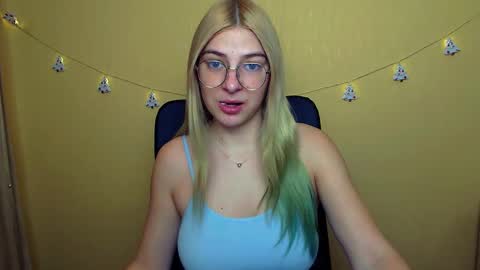 Snapshot of luna_lush_ chatting on December 9, 10:22 am Luna online show from December 9, 10:22 am