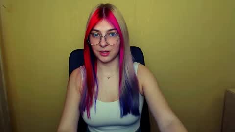 Snapshot of luna_lush_ chatting on February 21, 9:23 am Luna online show from February 21, 9:23 am
