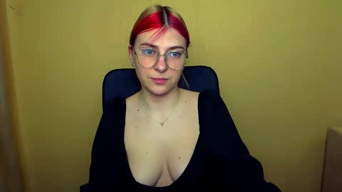 Snapshot of luna_lush_ chatting on March 7, 8:23 am Luna online show from March 7, 8:23 am