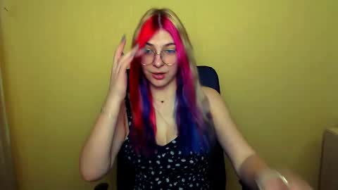 Snapshot of luna_lush_ chatting on February 26, 9:12 am Luna online show from February 26, 9:12 am