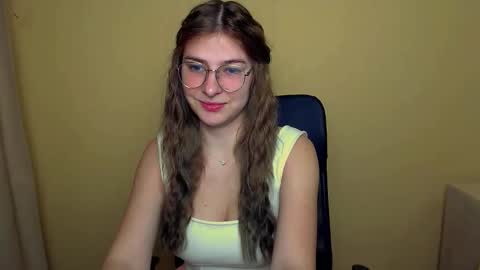Snapshot of luna_lush_ chatting on October 17, 5:32 am Luna online show from October 17, 5:32 am