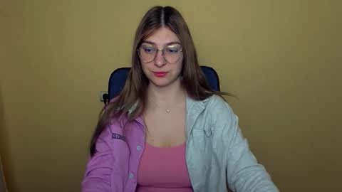 Snapshot of luna_lush_ chatting on October 20, 9:45 am Luna online show from October 20, 9:45 am