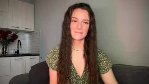 luna_raee online show from October 1, 7:13 am