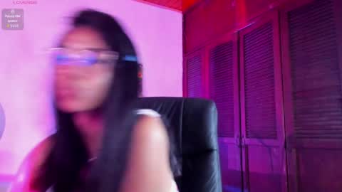 Luna Roja26 online show from June 23, 3:37 am