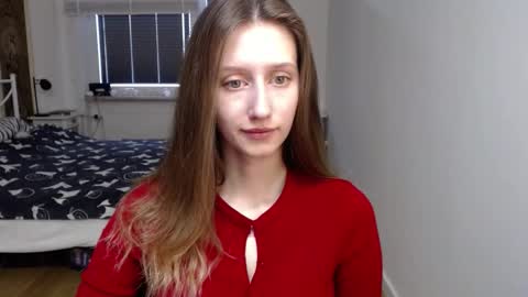 L U N A  online show from March 25, 6:38 am