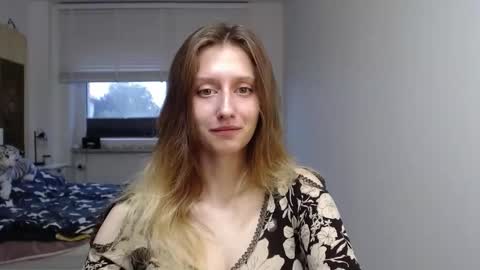 L U N A  online show from September 11, 5:41 am