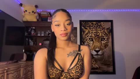 lunaa_11 online show from February 20, 8:17 am