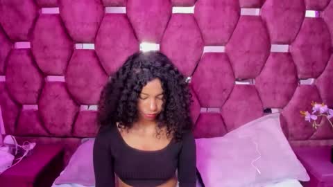 lunna online show from March 13, 4:03 am