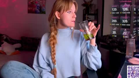 Britney online show from April 10, 9:43 pm