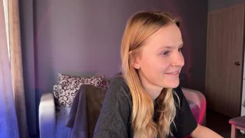Snapshot of lunacyy chatting on September 20, 5:17 am Britney online show from September 20, 5:17 am