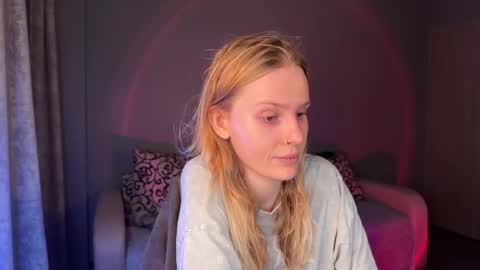 Snapshot of lunacyy chatting on September 17, 3:54 pm Britney online show from September 17, 3:54 pm