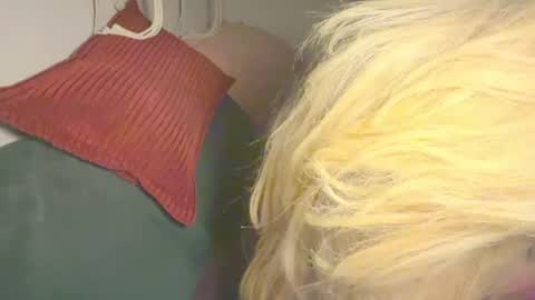 Luna Daddys Girl online show from July 27, 11:29 am