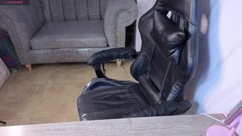 Lunafemme tf online show from April 2, 3:26 am