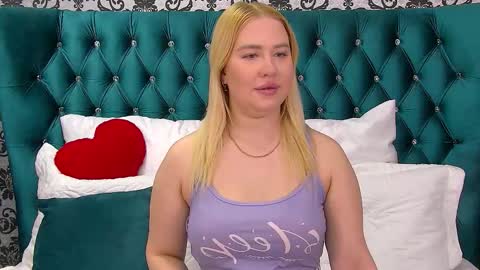 LunaHouston online show from November 17, 5:02 pm