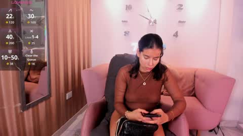 lunamillers_ online show from April 5, 4:11 am