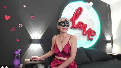 lunamisteriosa_ online show from February 26, 12:04 pm