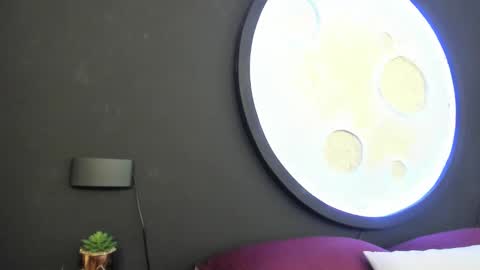 Snapshot of lunamisteriosa_ chatting on October 18, 12:19 pm lunamisteriosa_ online show from October 18, 12:19 pm