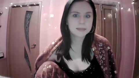 lunamystique_ online show from January 29, 5:35 pm