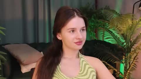 Snapshot of lunaolivia_ chatting on October 20, 1:03 pm lunaolivia_ online show from October 20, 1:03 pm